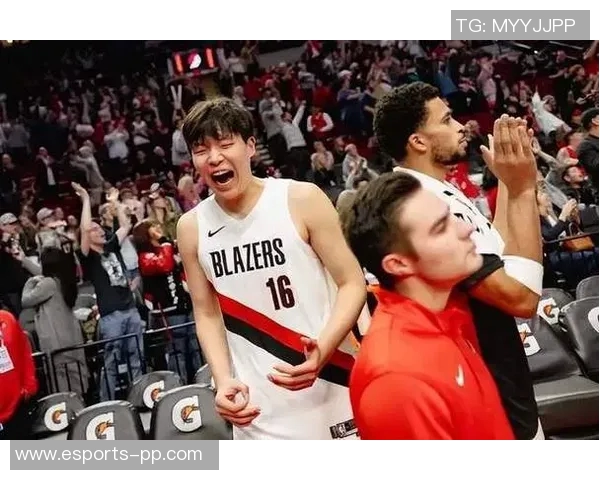 狄龙上半场表现抢眼8中3贡献7分1板3助2断成功对抗杨瀚森